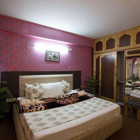 Utsav Hotel Manāli Екстериор снимка