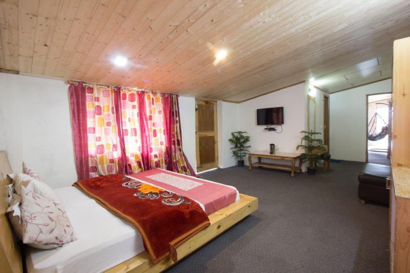 Utsav Hotel Manāli Екстериор снимка