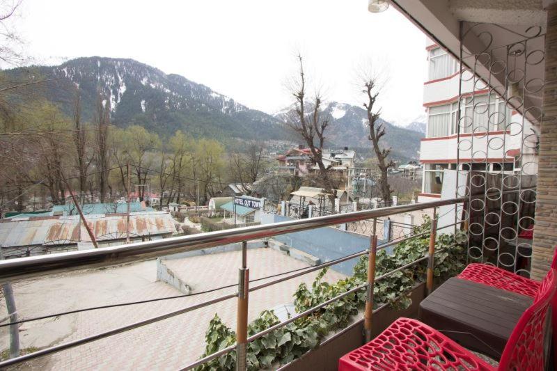 Utsav Hotel Manāli Екстериор снимка
